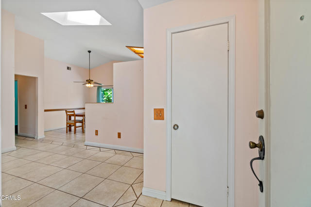 447 Ute Lane, Ventura CA: https://media.crmls.org/mediaz/5313fc64-9340-4213-9039-eb40cc03fdc1.jpg