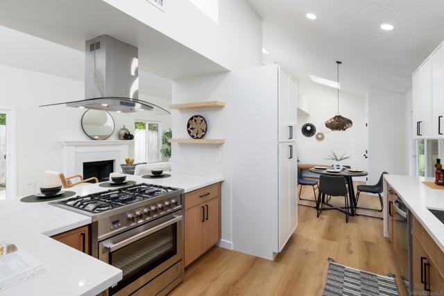 1130 Lake Ridge Dr, San Marcos CA: https://media.crmls.org/mediaz/5315164e-3589-4481-9682-c59bc573905a.jpg