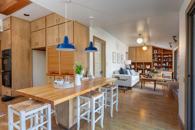 676 S Madison Avenue, Pasadena CA: https://media.crmls.org/mediaz/53152c6f-6efb-4b19-a31e-bccaa6d6ee02.jpg
