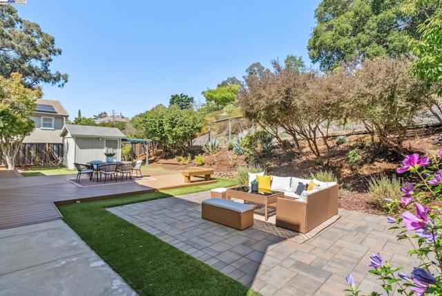 4110 Mystic View Ct, Hayward CA: https://media.crmls.org/mediaz/53159d81-970b-4ada-9592-78861c81e94d.jpg