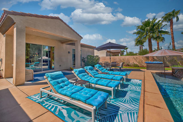 39205 Calle Popoca, Indio CA: https://media.crmls.org/mediaz/5315eee5-a4e3-46da-ae2b-d874d8c64f6e.jpg