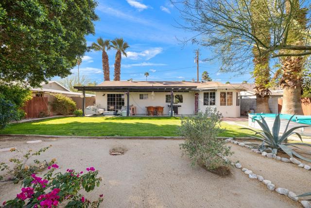 77590 California Drive, Palm Desert CA: https://media.crmls.org/mediaz/5316adc4-b4f5-4e46-b86d-24bd8255762a.jpg