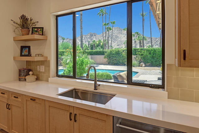 76470 Pala Palms Drive, Indian Wells CA: https://media.crmls.org/mediaz/5316cb2f-f785-4047-9490-f3f59dfd8eaf.jpg