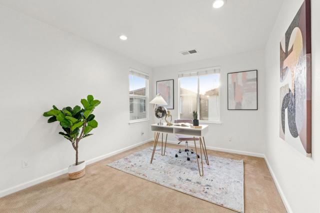 325 Toscana Way, Hayward CA: https://media.crmls.org/mediaz/5316cdc9-84d7-4892-8039-4f4b1fdc3742.jpg