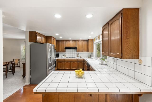 Detail Gallery Image 12 of 57 For 1099 Nugent Court, El Cajon,  CA 92020 - 4 Beds | 3 Baths