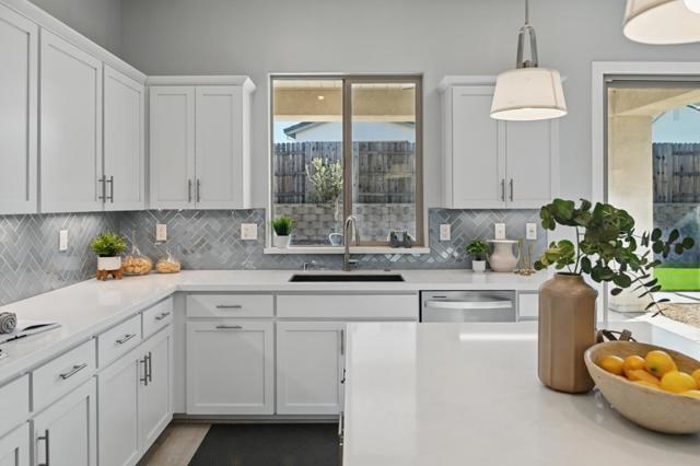 2954 Laredo Drive, Rocklin CA: https://media.crmls.org/mediaz/5317ab30-2bc7-496b-9fdb-e97e6cc4de05.jpg