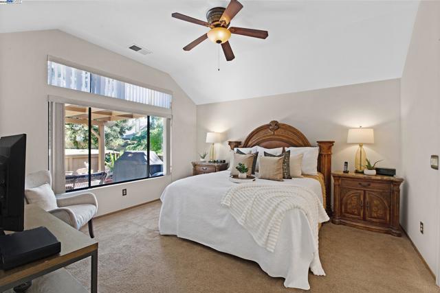 Image 18 of 36 For 7561 Helmsdale Ct