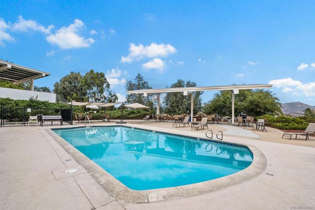 9100 Single Oak Dr, Lakeside CA: https://media.crmls.org/mediaz/53187933-3996-4448-980d-b6bf8bf816da.jpg