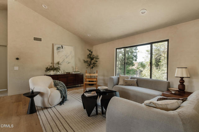 2225 Cazador Drive, Los Angeles CA: https://media.crmls.org/mediaz/531943c0-8f02-4656-8bcc-e462cf5cbfd3.jpg