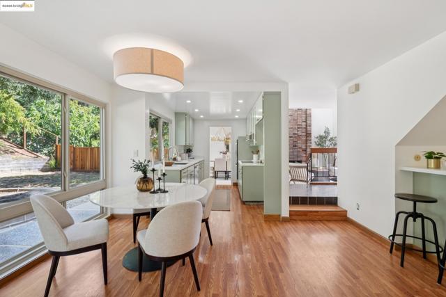 5821 Cold Water Dr, Castro Valley CA: https://media.crmls.org/mediaz/531ac47b-ff28-4f01-a008-bb14232cb146.jpg