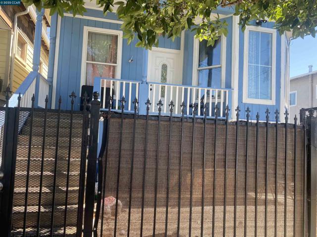 540 3rd St, Richmond CA: https://media.crmls.org/mediaz/531ad6cd-5724-46b5-bf22-6a99b86c6e2a.jpg