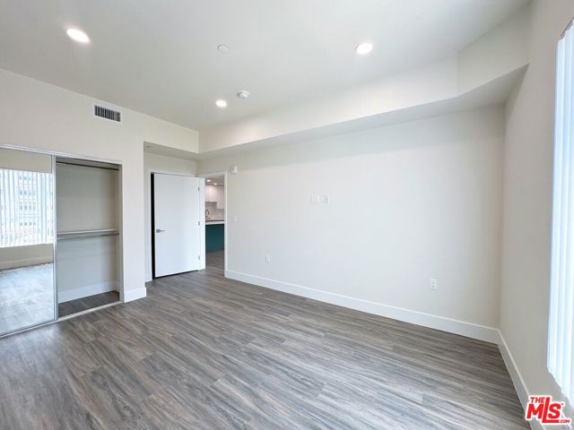 1037 Dewey Avenue, Los Angeles CA: https://media.crmls.org/mediaz/531ae257-d321-4a14-a435-8d6263bb7019.jpg