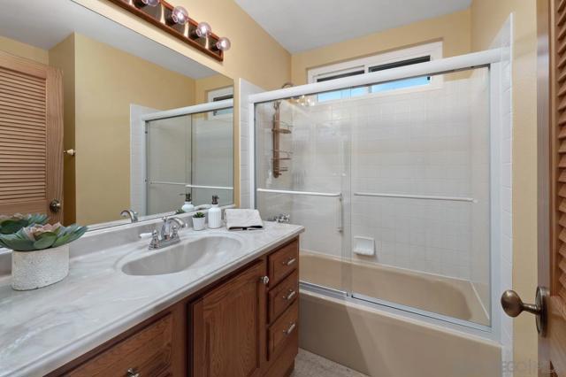 7233 Canyon Hill Ct, San Diego CA: https://media.crmls.org/mediaz/531ae48c-97de-4a97-bae3-2752646e46e5.jpg