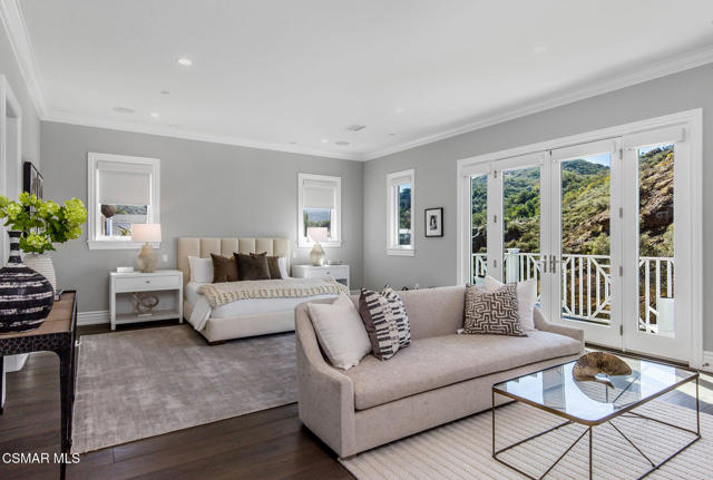 2385 Calbourne Court, Lake Sherwood CA: https://media.crmls.org/mediaz/531af072-421e-46a3-bac0-b2f5c41c6225.jpg