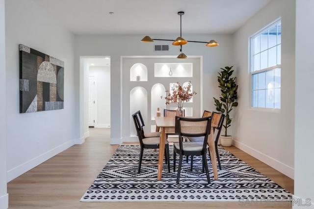 2482 San Clemente Ave, Vista CA: https://media.crmls.org/mediaz/531b33aa-933e-4313-ac2e-44c10c29d42b.jpg