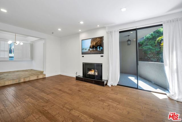 8455 Fountain Avenue, West Hollywood CA: https://media.crmls.org/mediaz/531b3ebb-add6-4ddd-8ce6-5b245bfc552f.jpg
