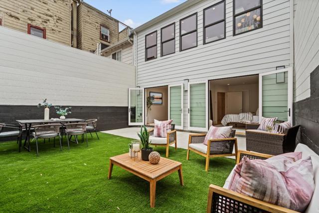 17 30th Street, San Francisco CA: https://media.crmls.org/mediaz/531b67be-261a-4478-a6ed-e0f7463e1014.jpg