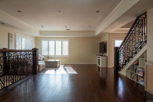 Detail Gallery Image 5 of 46 For 1657 Coronado Ave, Spring Valley,  CA 91977 - 5 Beds | 3/1 Baths