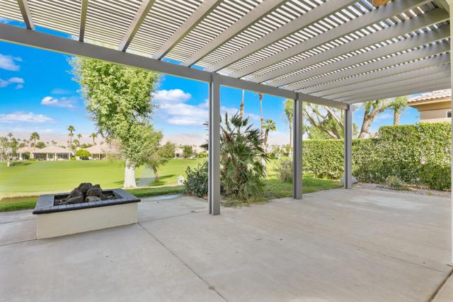 44584 S Heritage Palms Drive, Indio CA: https://media.crmls.org/mediaz/531d4f1b-125d-4bc1-919a-985b61b5eb18.jpg