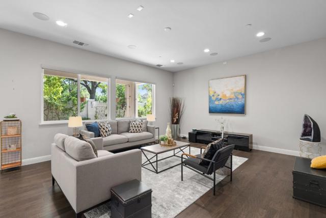 6573 Purple Crab Drive, Newark CA: https://media.crmls.org/mediaz/531d721a-15b9-41aa-85a6-1531224fe5cc.jpg