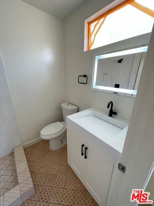 553 N Flores Street, West Hollywood CA: https://media.crmls.org/mediaz/531d9e45-041e-4714-b855-fe058e18b032.jpg