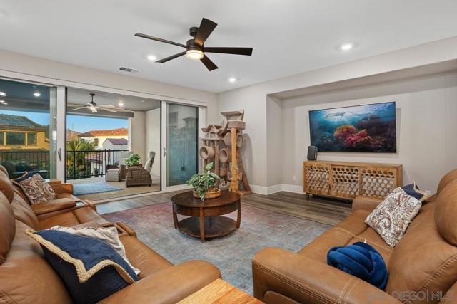 8416 Hidden Cove Way, San Diego CA: https://media.crmls.org/mediaz/531de1ad-3b29-43c6-99b8-3ae30df8183a.jpg