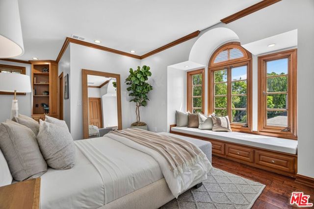 4 Bed Home for Sale in Los Angeles, California