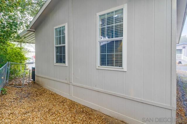 3505 Alpine Blvd, Alpine CA: https://media.crmls.org/mediaz/531e802b-58db-42e9-a209-e29e72eae4d4.jpg