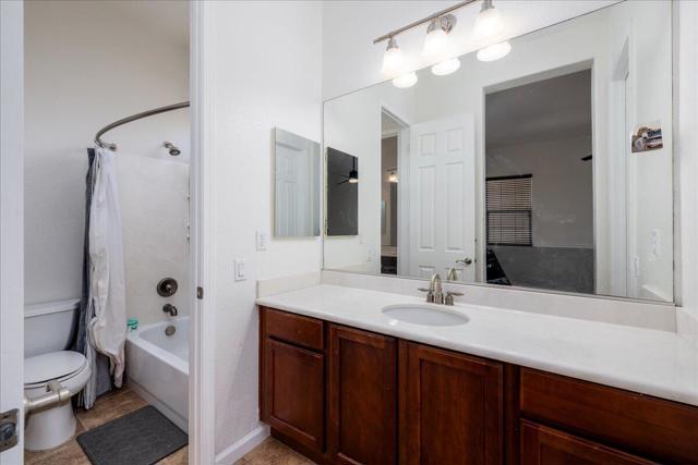 40828 Paganini Drive, Indio CA: https://media.crmls.org/mediaz/531ea2a7-6778-4dbc-9c26-f7ed8f2f9c08.jpg