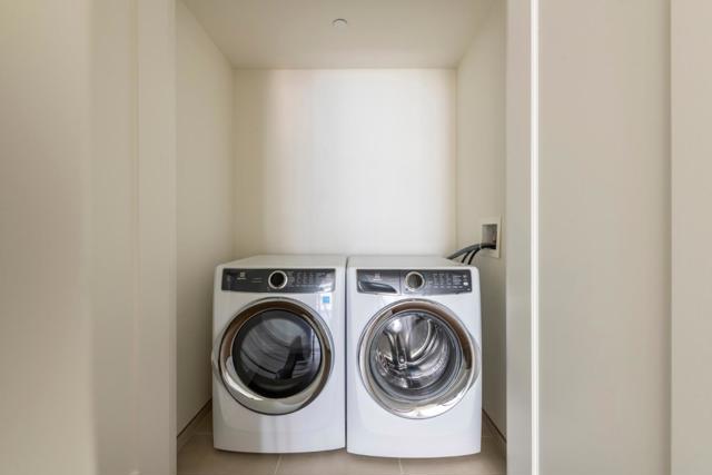 706 Mission Street, San Francisco CA: https://media.crmls.org/mediaz/531f9118-afb2-4e79-961a-d7819dcba558.jpg
