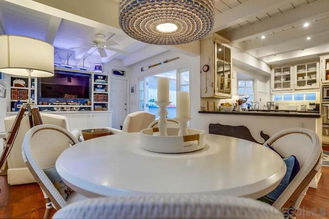 75 Corinthian Walk, Long Beach CA: https://media.crmls.org/mediaz/531f93de-1db7-48bb-8f2f-ee6ea34361bc.jpg