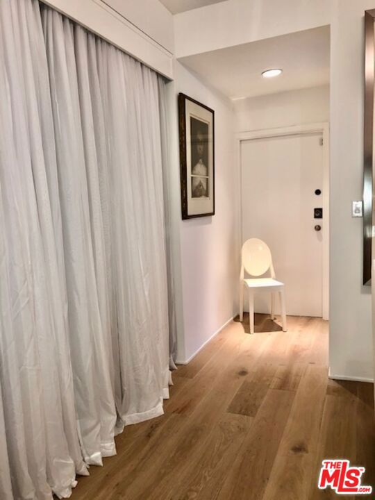9033 VISTA GRANDE Street, West Hollywood CA: https://media.crmls.org/mediaz/531ff141-78fa-4245-81ba-a77a711a50a3.jpg