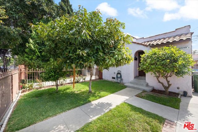 2840 S Mansfield Avenue, Los Angeles CA: https://media.crmls.org/mediaz/531ff53f-8679-4687-9400-e1f9cd87a87a.jpg