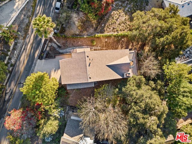 827 Cheltenham Road, Santa Barbara CA: https://media.crmls.org/mediaz/5320aa0e-2add-4787-b1d1-a1215f1d6a47.jpg