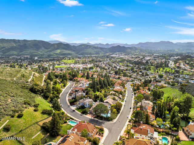 6057 Rainbow Hill Road, Agoura Hills CA: https://media.crmls.org/mediaz/53212ea0-5cee-47b2-b6e3-7884626f5ea6.jpg