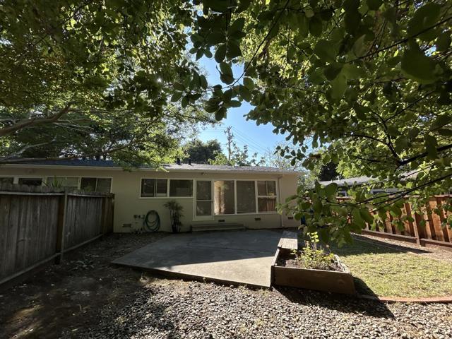 1908 Menalto Avenue, Menlo Park CA: https://media.crmls.org/mediaz/5321c517-3e56-4226-84da-bacf12a705fa.jpg