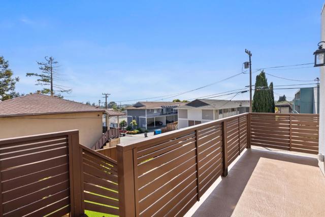 895 Laurel Avenue, Belmont CA: https://media.crmls.org/mediaz/53224dcd-82a5-43a8-b864-47c67e7a7aa6.jpg