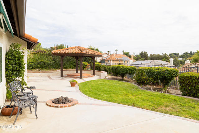 3154 Provence Place, Thousand Oaks CA: https://media.crmls.org/mediaz/53233035-de9a-4566-957b-0b1d9c2689b6.jpg
