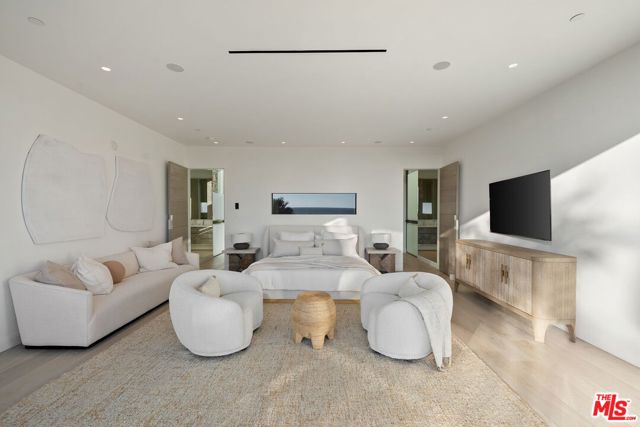 938 -940 Palisades Beach Road, Santa Monica CA: https://media.crmls.org/mediaz/5323963f-fa77-469d-b75f-8aeb9518553d.jpg