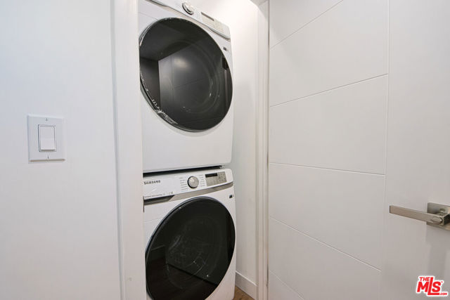 954 N Kingsley Drive, Los Angeles CA: https://media.crmls.org/mediaz/53239bce-d5e0-478a-b935-1dcae31cad52.jpg