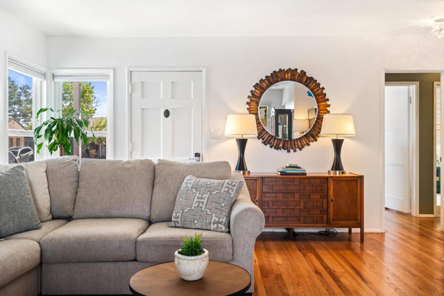 5523 Graywood Avenue, Lakewood CA: https://media.crmls.org/mediaz/53239c0a-2049-4faf-84bb-e7632995d79a.jpg