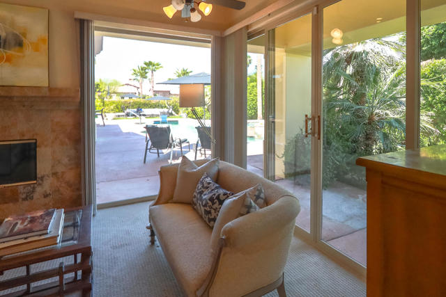 16 Villaggio Place, Rancho Mirage CA: https://media.crmls.org/mediaz/5324694d-d6ce-4b4c-a8ab-13820e69928e.jpg