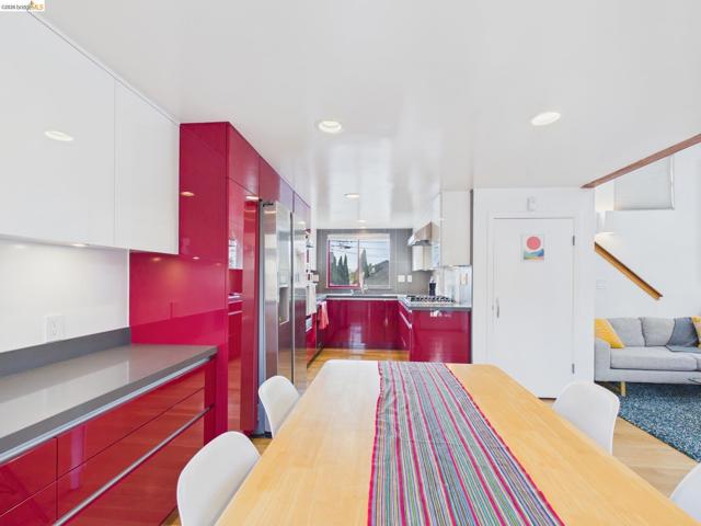 Image 9 of 38 For 2932 Filbert St 2