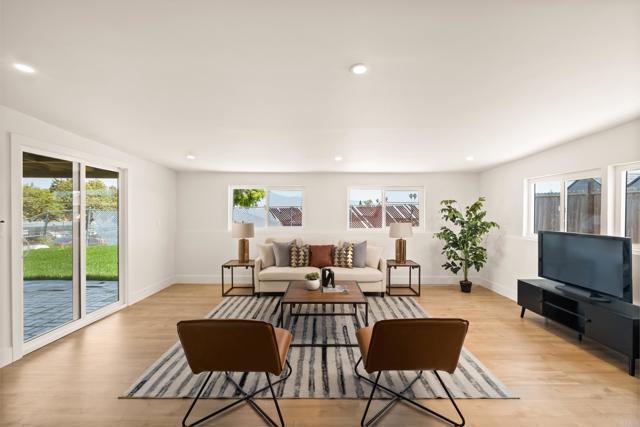 Detail Gallery Image 15 of 34 For 101 Coolwater Dr, San Diego,  CA 92114 - 3 Beds | 2 Baths