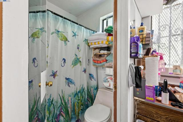 1018 Gilman Ave, San Francisco CA: https://media.crmls.org/mediaz/53265642-58c0-4c92-8917-ac806a98c45f.jpg