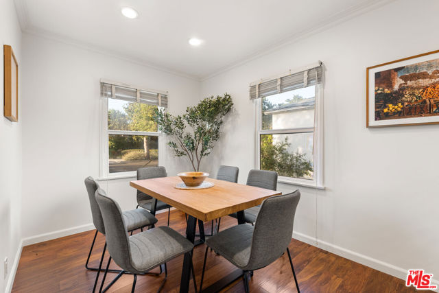 11536 Otsego Street, Valley Village CA: https://media.crmls.org/mediaz/53265ec0-c8e7-4017-b9d9-4d6dc66d2d75.jpg
