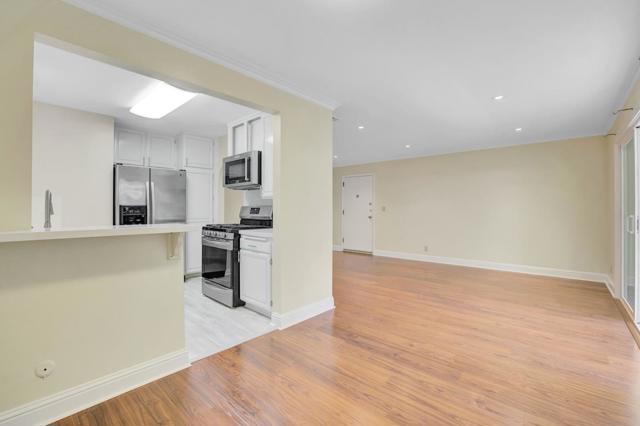 223 Kiely Boulevard, Santa Clara CA: https://media.crmls.org/mediaz/53268fbb-076d-498d-9002-b398bd955887.jpg