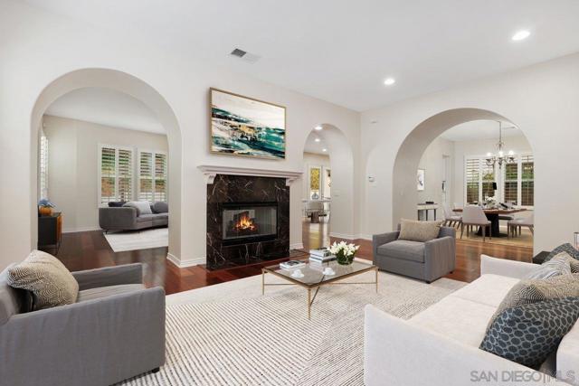 4772 Sunset Heights Ct, San Diego CA: https://media.crmls.org/mediaz/53269d94-483c-4ee7-9048-36e34723f8cc.jpg