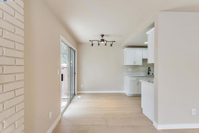 19723 Redwood Rd, Castro Valley CA: https://media.crmls.org/mediaz/5327042d-5a2a-4b5b-9792-c29b0d9de0f4.jpg