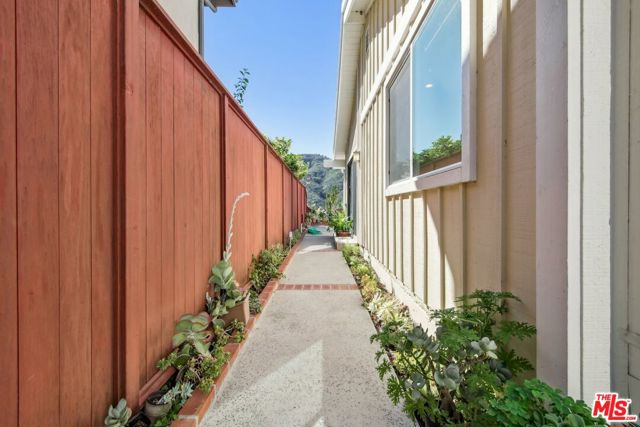 Drew Fenton | 16999 Avenida De Santa Ynez Pacific Palisades CA | MLS: 7490031 Drew Fenton | 16999 Avenida De Santa Ynez Pacific Palisades CA | MLS: 7490031